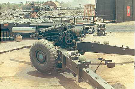 An example of a howitzer mounted on a swiveling base plate allowing for the gun crew to 
easily traverse to fire in all directions